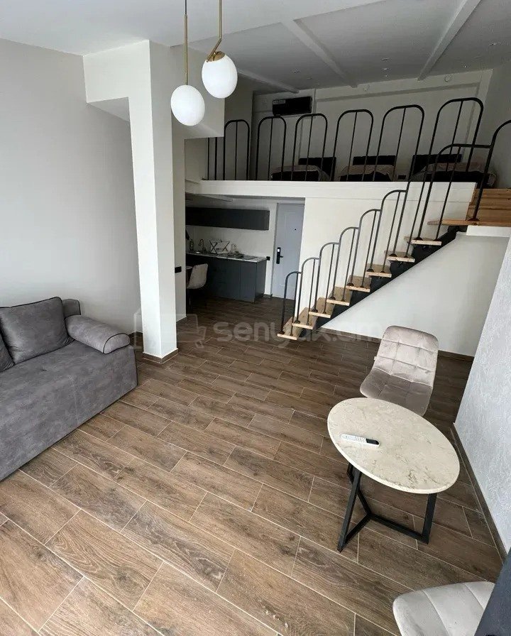 3 Սենյականոց Բնակարան Քարե Շենքում, 198քմ, 5/5 հարկ, Դիզայներական Վերանորոգված