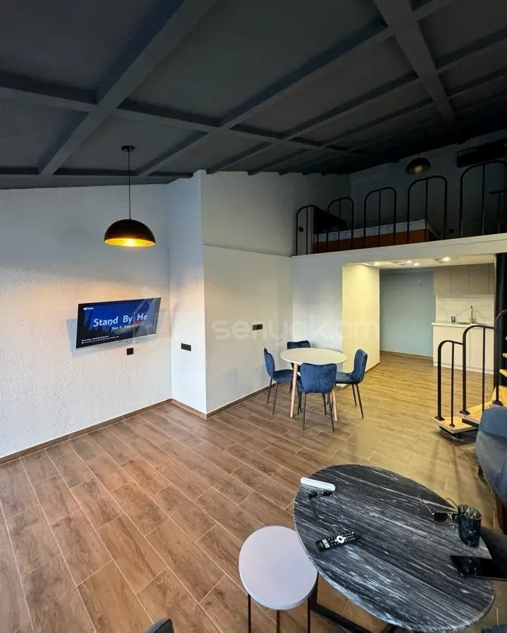 3 Սենյականոց Բնակարան Քարե Շենքում, 198քմ, 5/5 հարկ, Դիզայներական Վերանորոգված