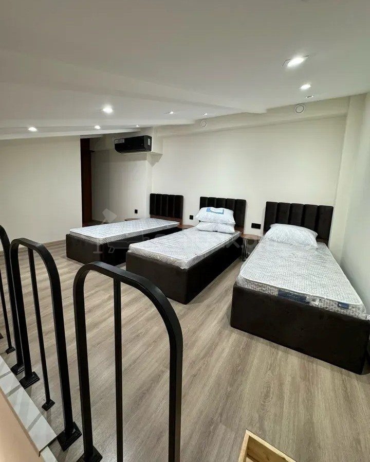 3 Սենյականոց Բնակարան Քարե Շենքում, 198քմ, 5/5 հարկ, Դիզայներական Վերանորոգված