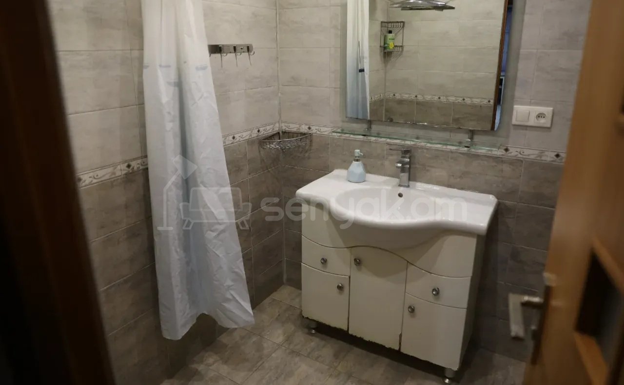 3 Սենյականոց Բնակարան, 73քմ, 6/14 հարկ, Նորմալ Վիճակում