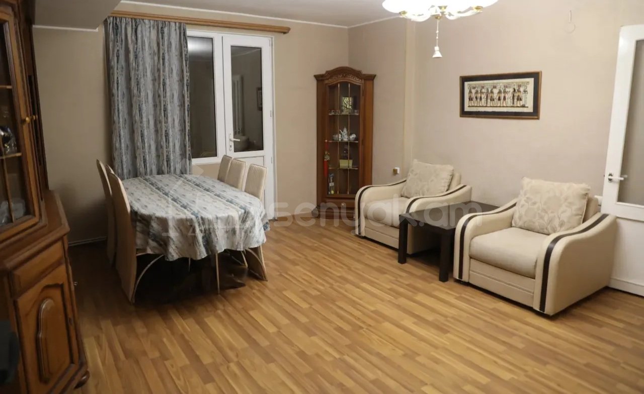 3 Սենյականոց Բնակարան, 73քմ, 6/14 հարկ, Նորմալ Վիճակում