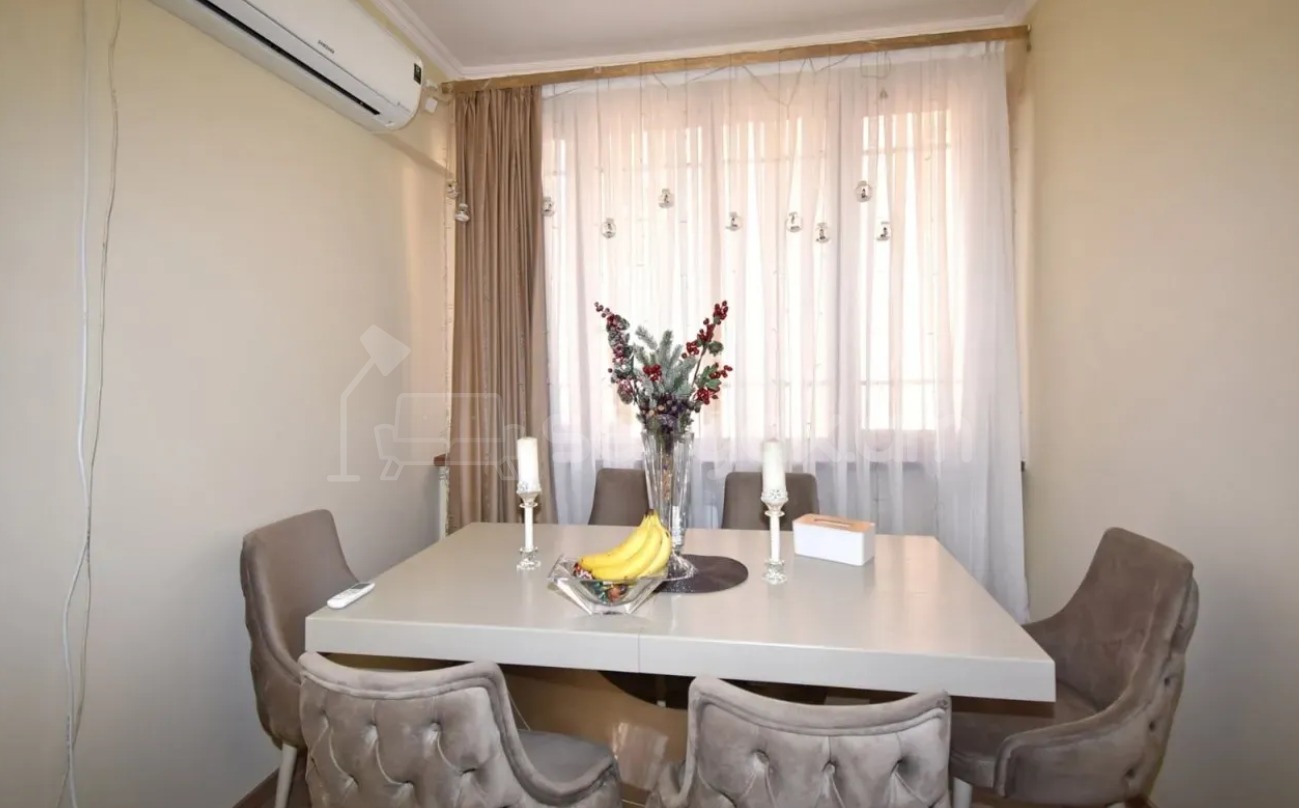 3 Սենյականոց Բնակարան Քարե Շենքում, 78քմ, 2/5 հարկ, Դիզայներական Վերանորոգված, Կահավորված, Արևկող