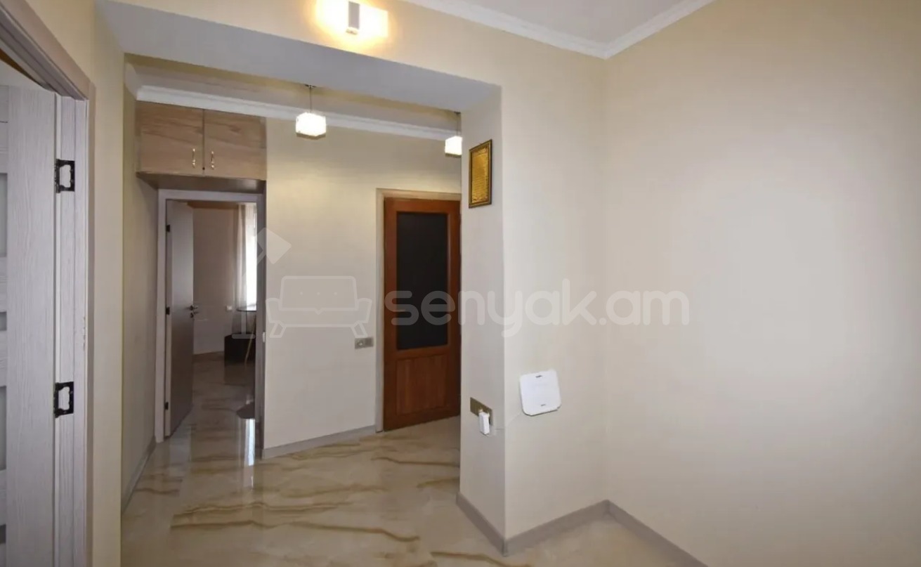 3 Սենյականոց Բնակարան Քարե Շենքում, 78քմ, 2/5 հարկ, Դիզայներական Վերանորոգված, Կահավորված, Արևկող