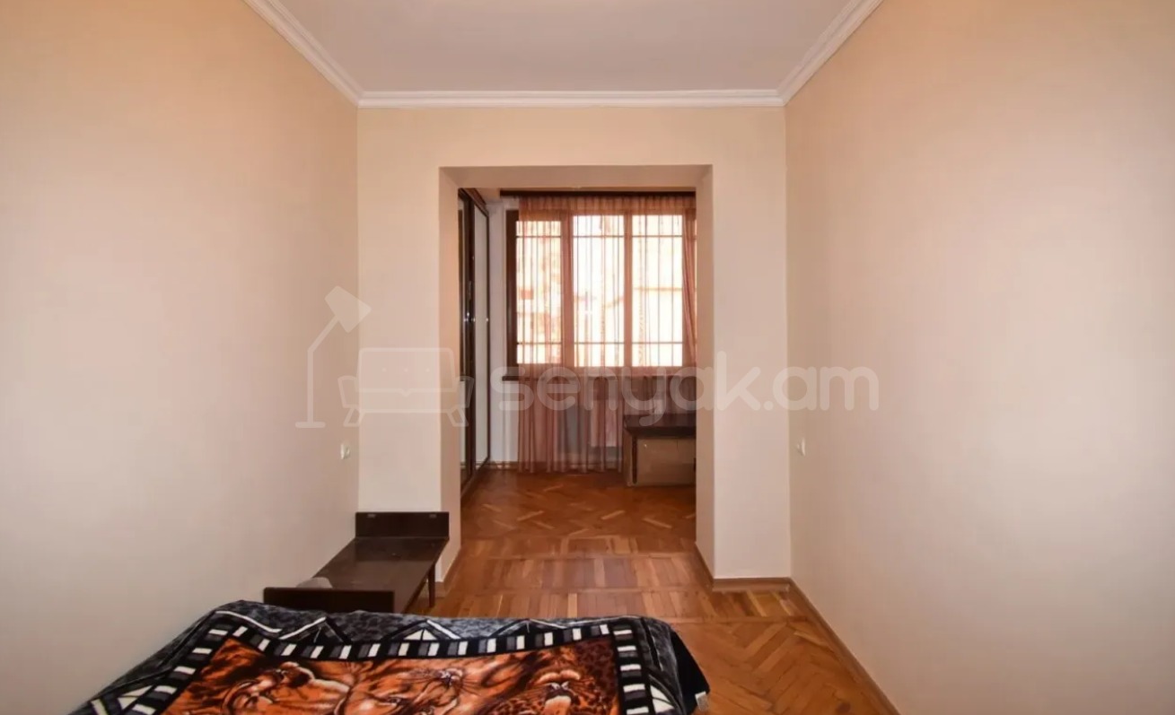 3 Սենյականոց Բնակարան Քարե Շենքում, 78քմ, 2/5 հարկ, Դիզայներական Վերանորոգված, Կահավորված, Արևկող