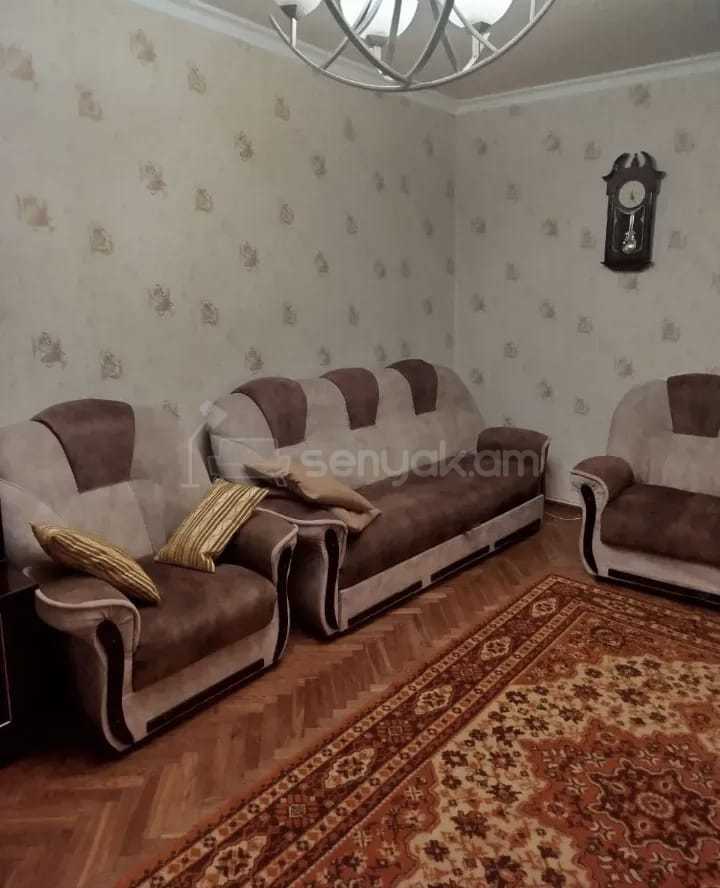 3 Սենյականոց Բնակարան Քարե Շենքում, 75քմ, 5/5 հարկ, Նորմալ Վիճակում