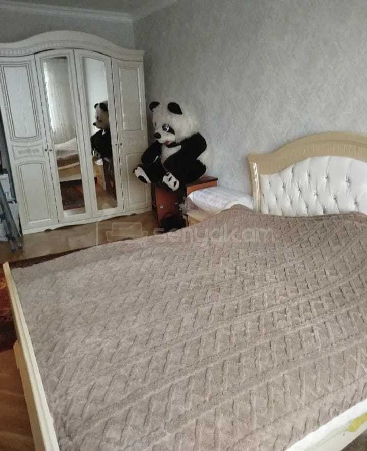 3 Սենյականոց Բնակարան Քարե Շենքում, 75քմ, 5/5 հարկ, Նորմալ Վիճակում