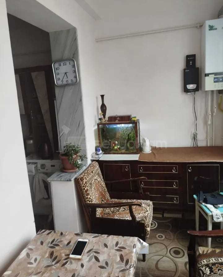 3 Սենյականոց Բնակարան Քարե Շենքում, 75քմ, 5/5 հարկ, Նորմալ Վիճակում