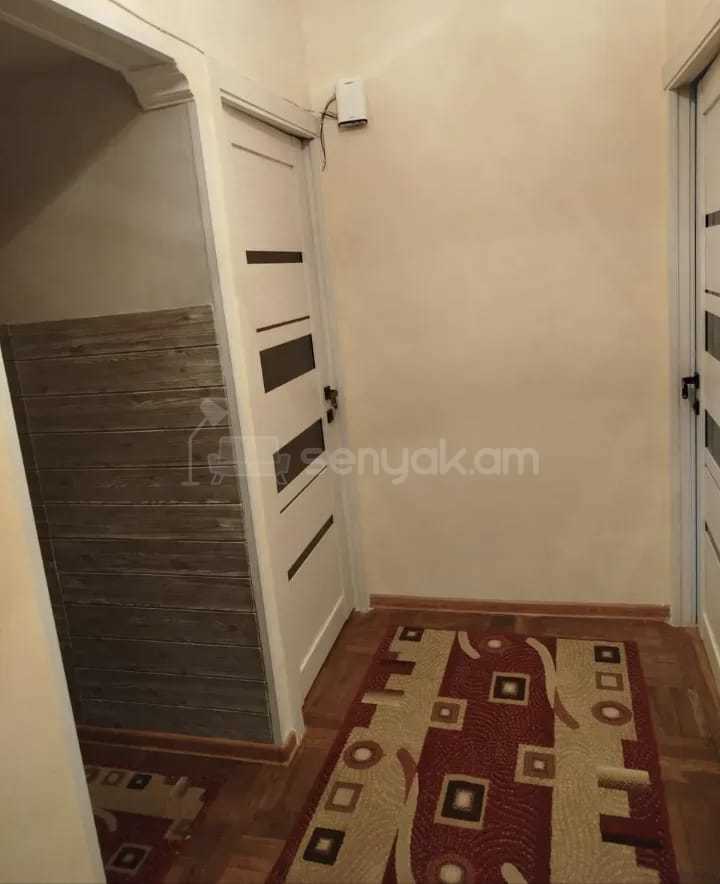 3 Սենյականոց Բնակարան Քարե Շենքում, 75քմ, 5/5 հարկ, Նորմալ Վիճակում