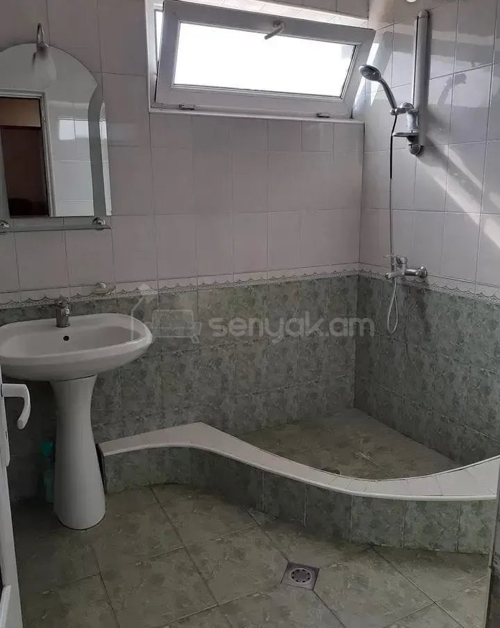 4 Սենյականոց Սեփական Տուն, 254քմ, Կոսմետիկ Վերանորոգված, Ավտոտնակով