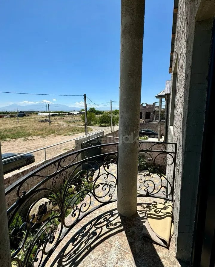 4 Սենյականոց Սեփական Տուն, 150քմ, Կապիտալ Վերանորոգված, Ավտոտնակով