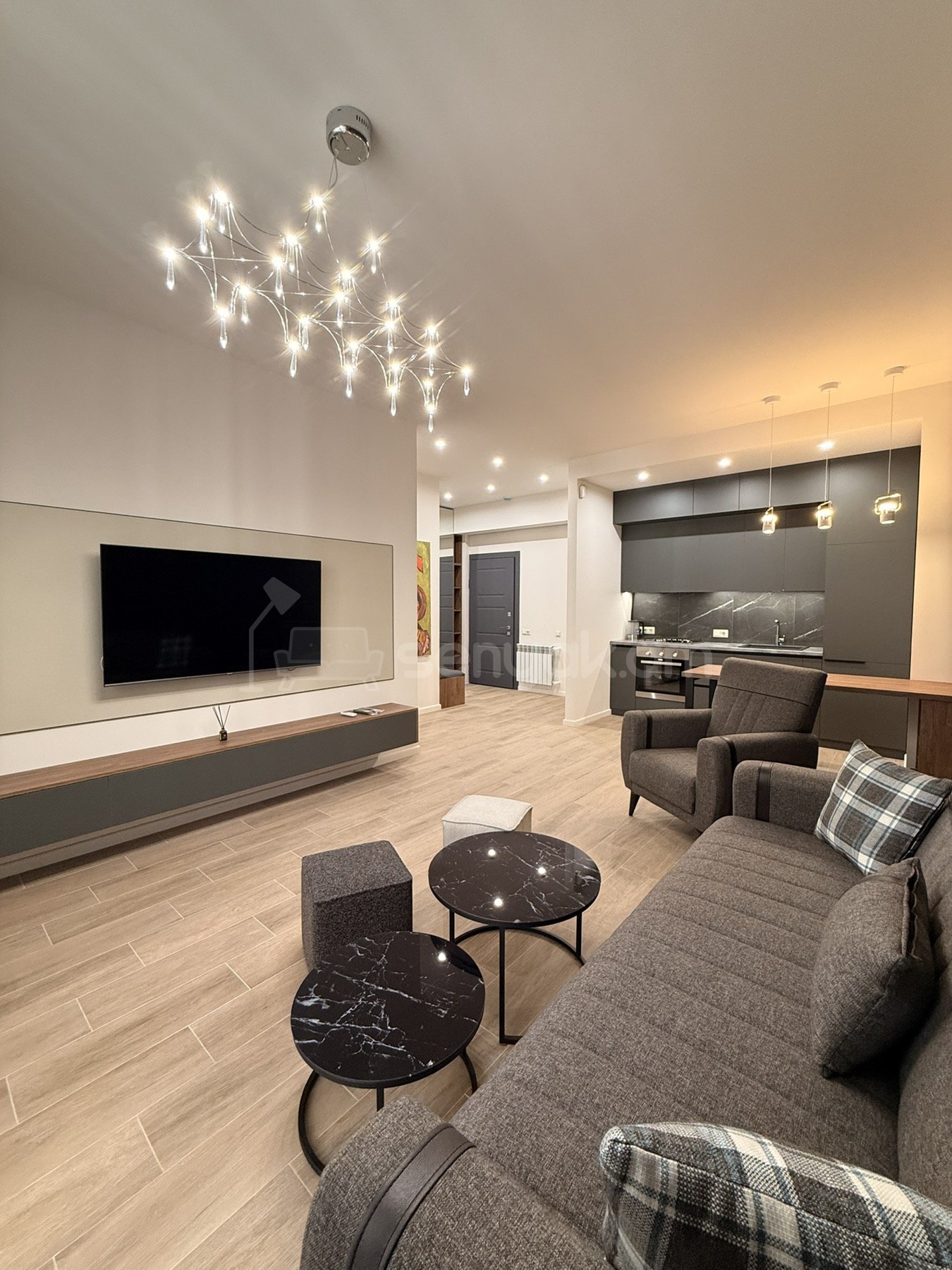 2 Սենյականոց Բնակարան Նորակառույցում, 63քմ, 6/18 հարկ, Կապիտալ Վերանորոգված, Կահավորված, Արևկող