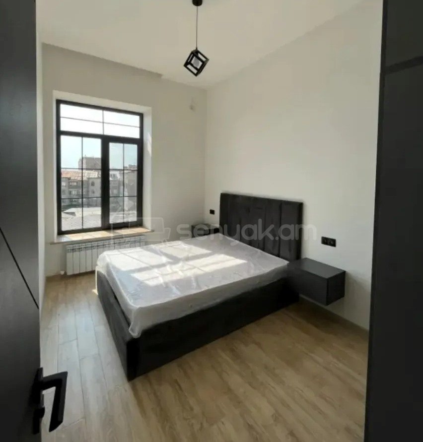 2 Սենյականոց Բնակարան Քարե Շենքում, 55քմ, 4/4 հարկ, Դիզայներական Վերանորոգված