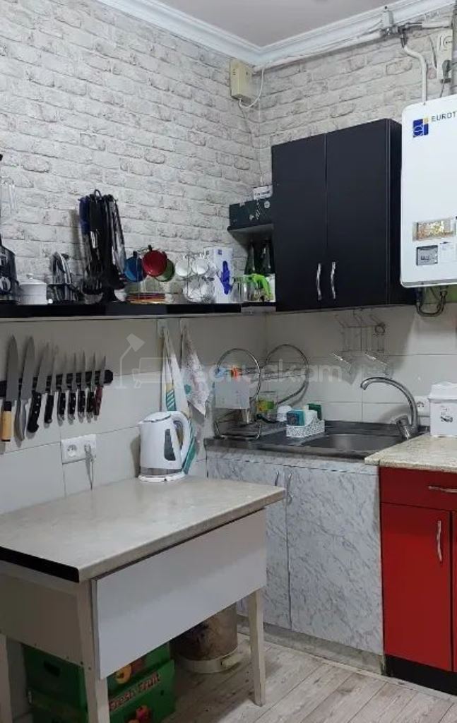 2 Սենյականոց Բնակարան Քարե Շենքում, 50քմ, 5/5 հարկ, Կապիտալ Վերանորոգված