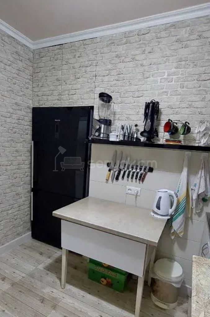 2 Սենյականոց Բնակարան Քարե Շենքում, 50քմ, 5/5 հարկ, Կապիտալ Վերանորոգված