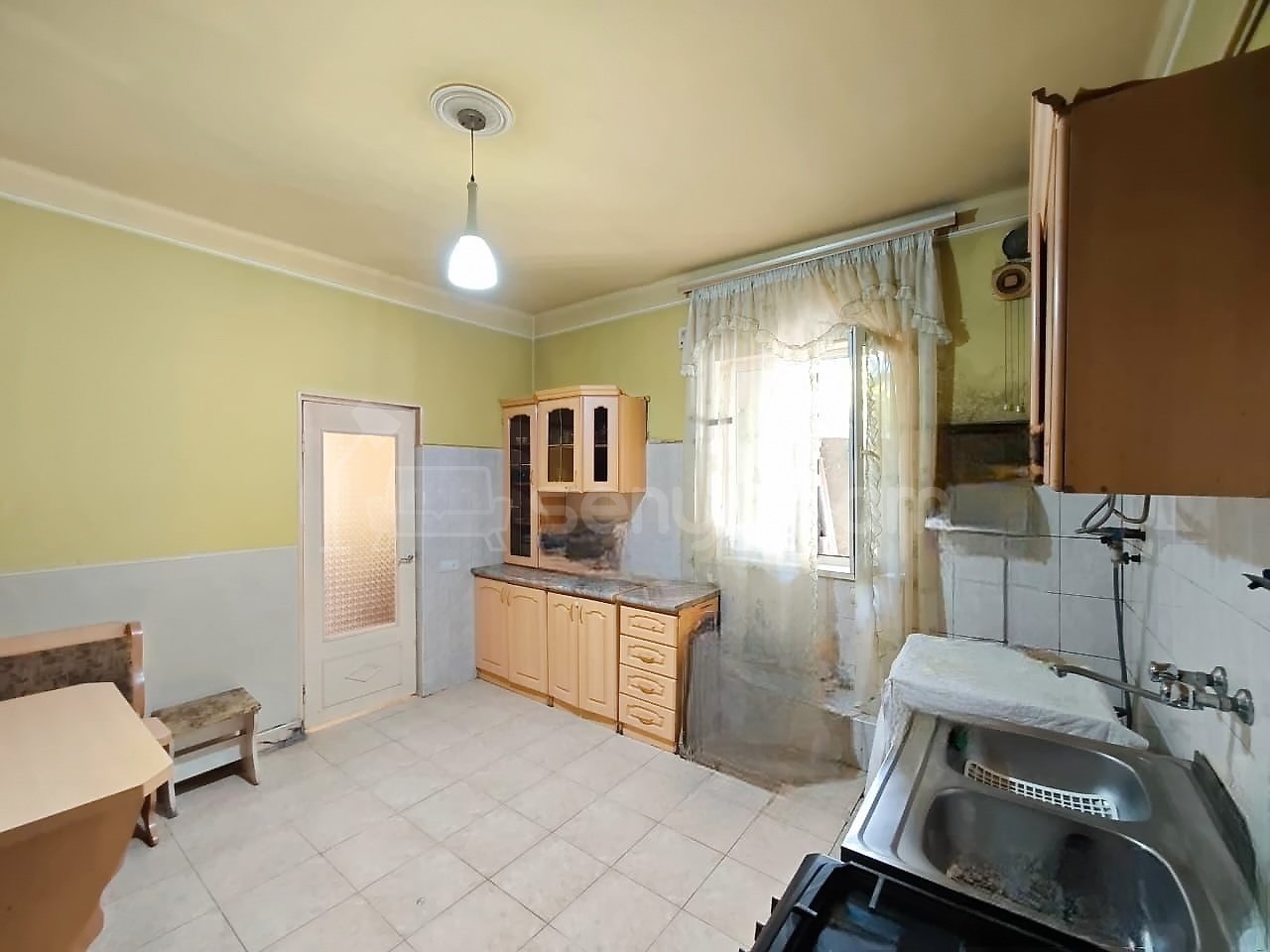 5 Սենյականոց Սեփական Տուն, 243քմ, Կոսմետիկ Վերանորոգված