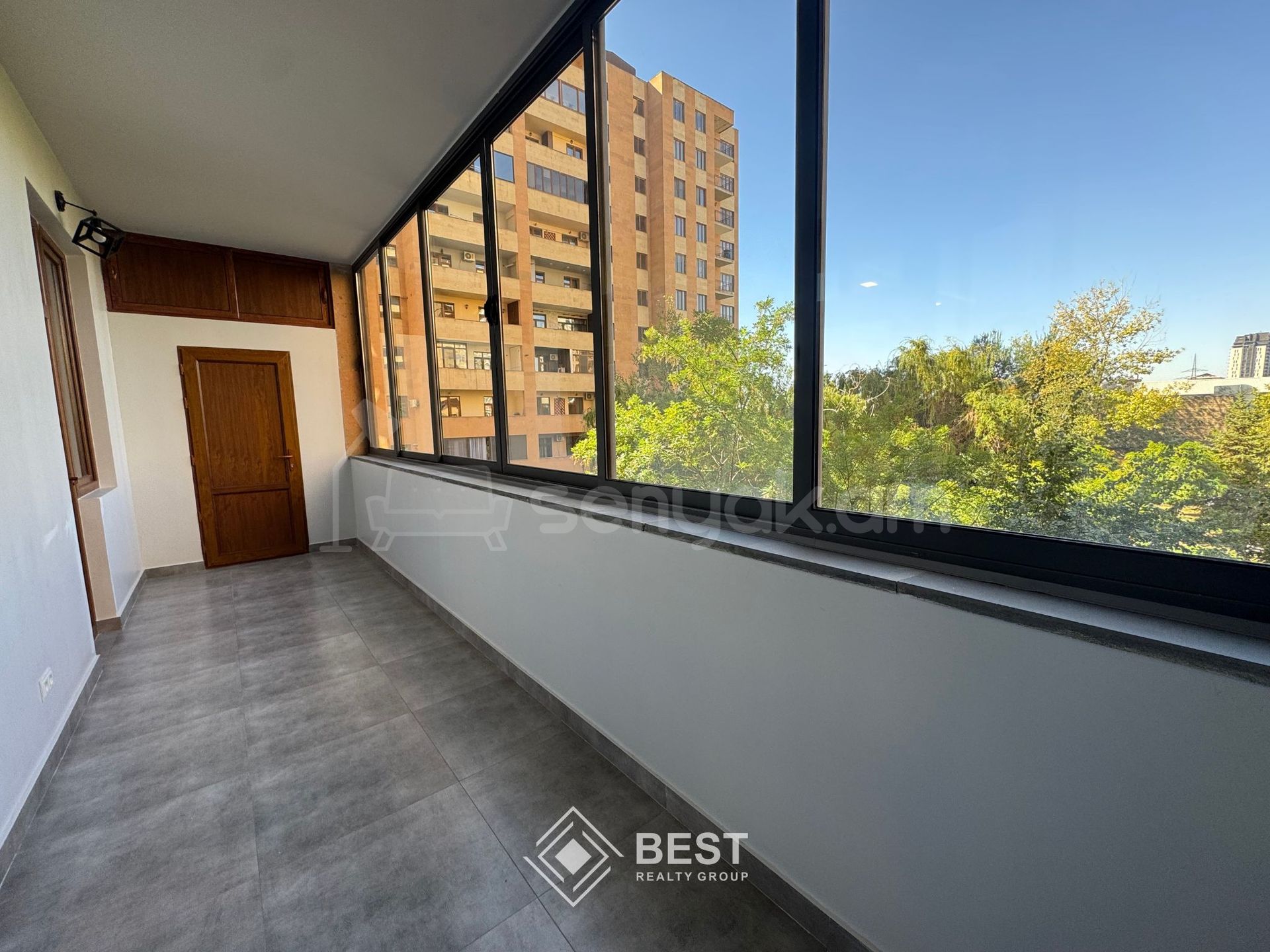 5 Սենյականոց Բնակարան Նորակառույցում, 152քմ, 2/12 հարկ, Կապիտալ Վերանորոգված