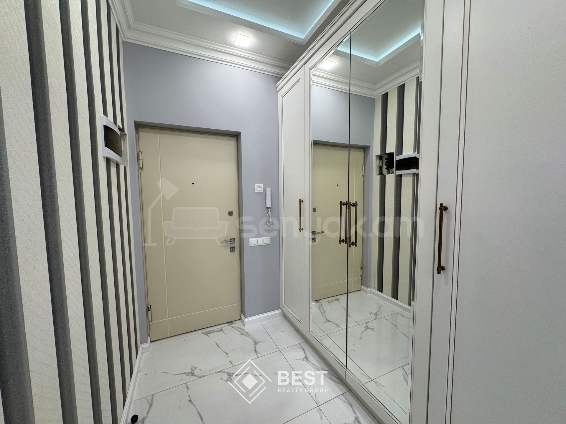 5 Սենյականոց Բնակարան Նորակառույցում, 152քմ, 2/12 հարկ, Կապիտալ Վերանորոգված