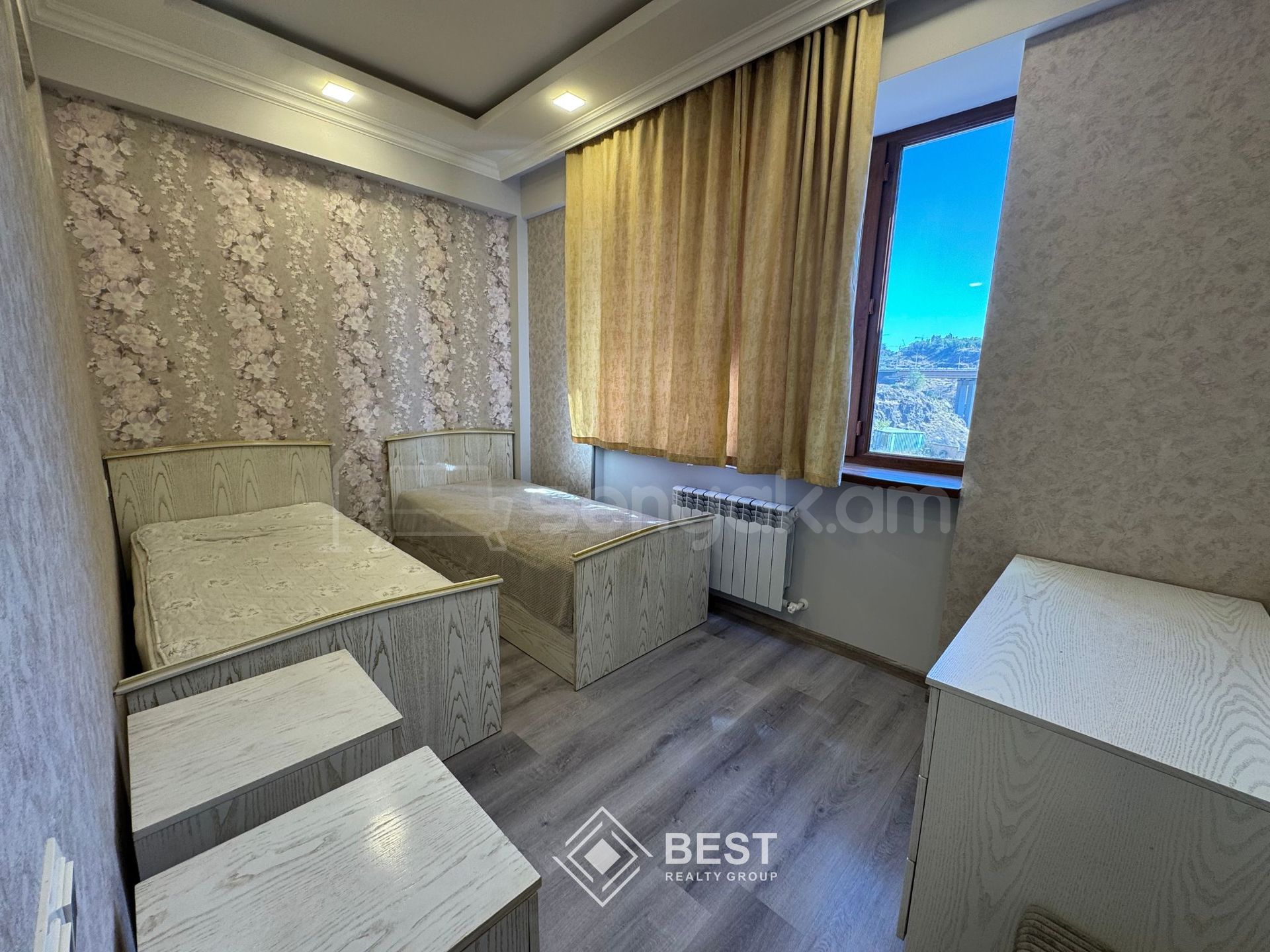 5 Սենյականոց Բնակարան Նորակառույցում, 152քմ, 2/12 հարկ, Կապիտալ Վերանորոգված