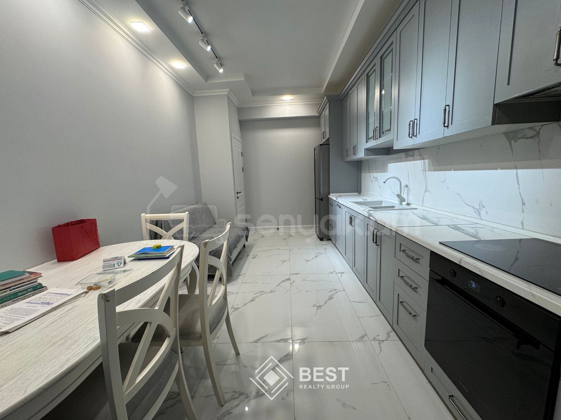 5 Սենյականոց Բնակարան Նորակառույցում, 152քմ, 2/12 հարկ, Կապիտալ Վերանորոգված