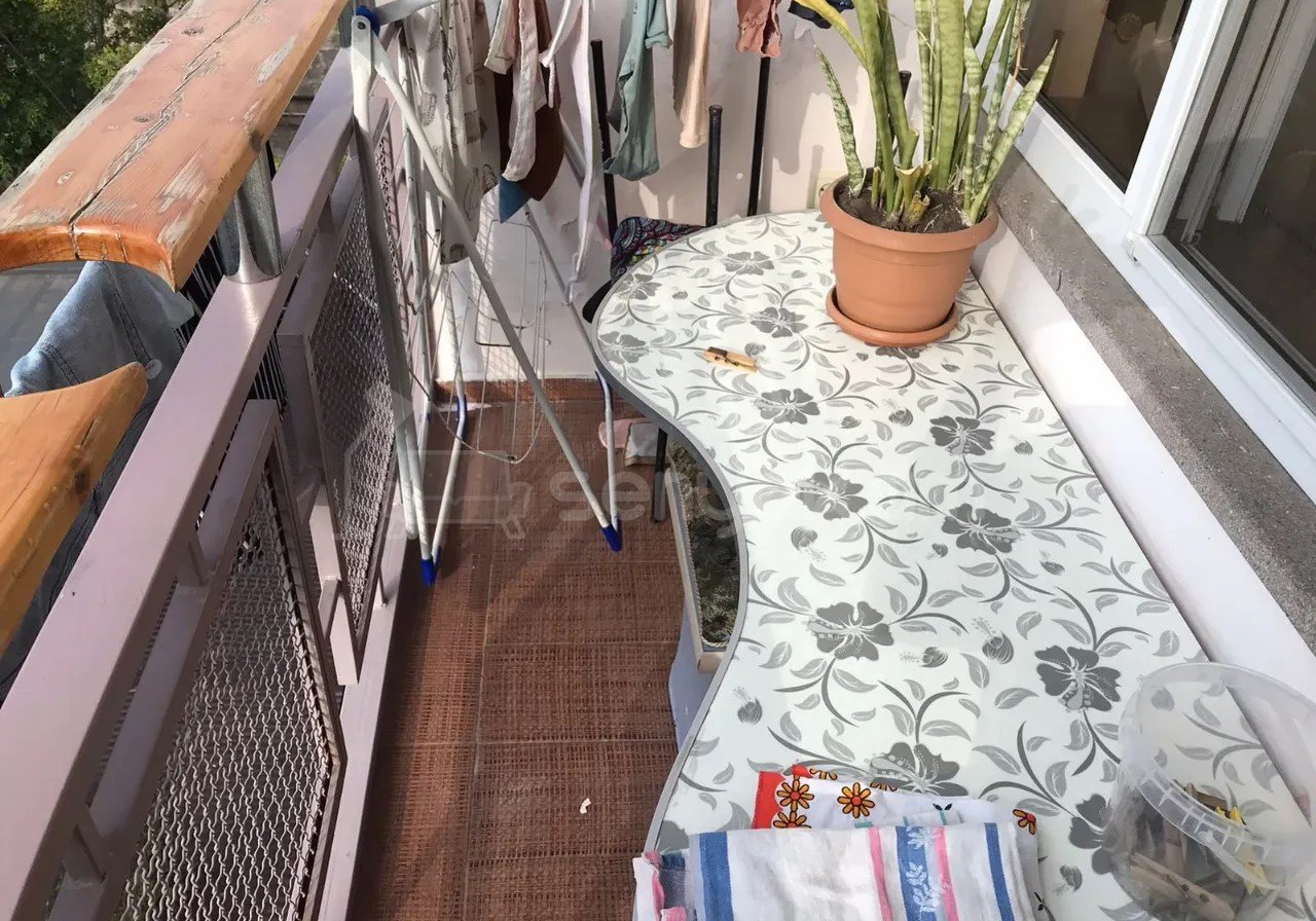 3 Սենյականոց Բնակարան Քարե Շենքում, 65քմ, 5/5 հարկ, Կապիտալ Վերանորոգված