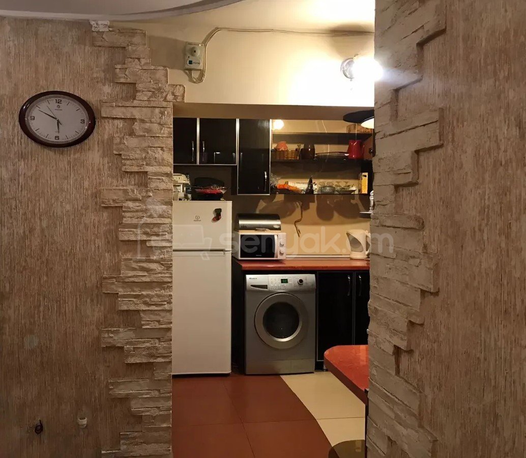 3 Սենյականոց Բնակարան Քարե Շենքում, 65քմ, 5/5 հարկ, Կապիտալ Վերանորոգված