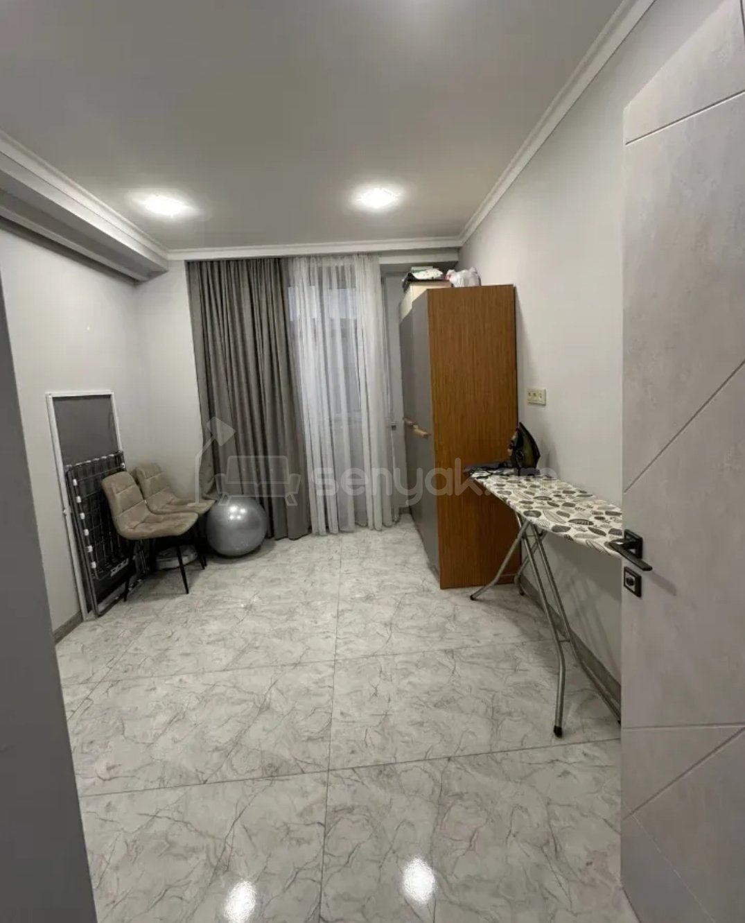 3 Սենյականոց Բնակարան Քարե Շենքում, 62քմ, 5/7 հարկ, Դիզայներական Վերանորոգված