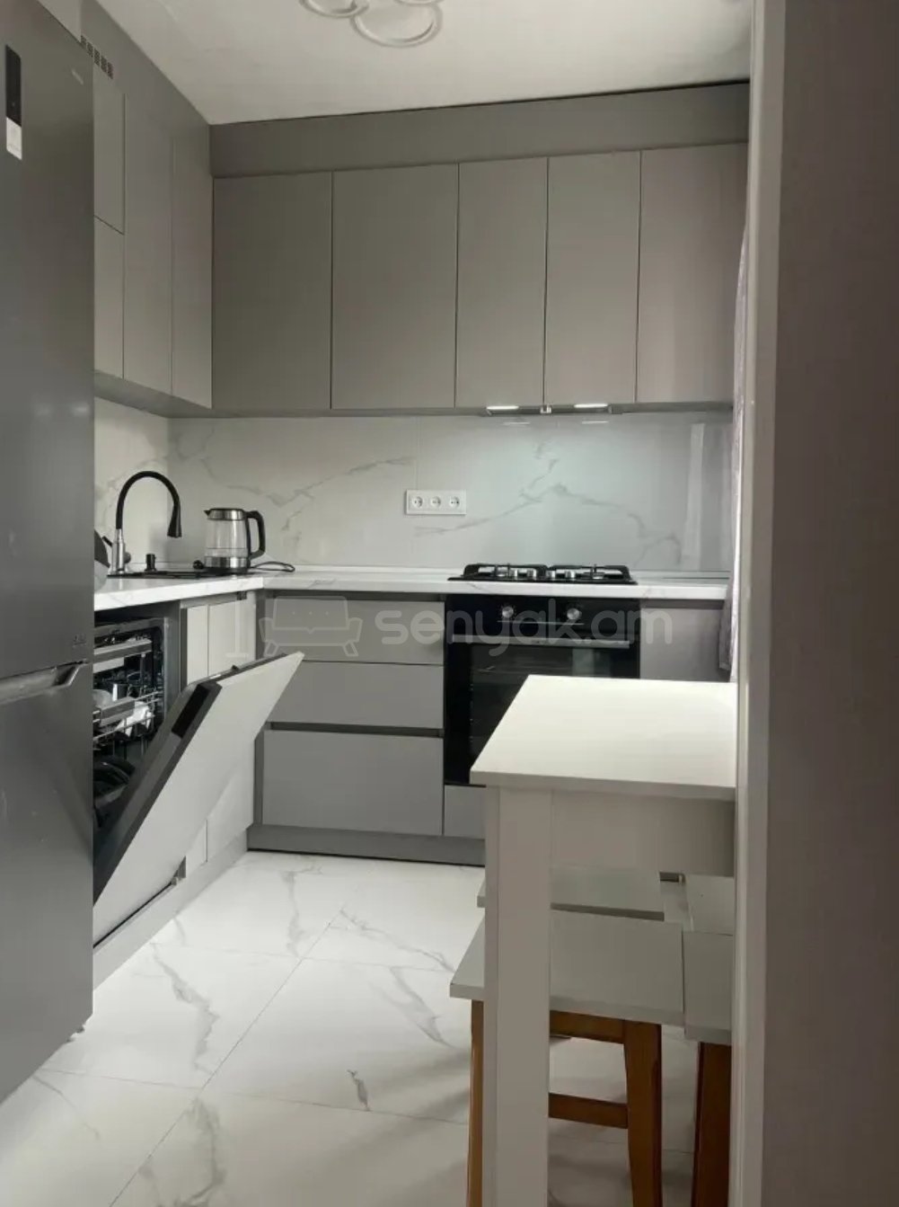 3 Սենյականոց Բնակարան, 64քմ, 3/4 հարկ, Կապիտալ Վերանորոգված