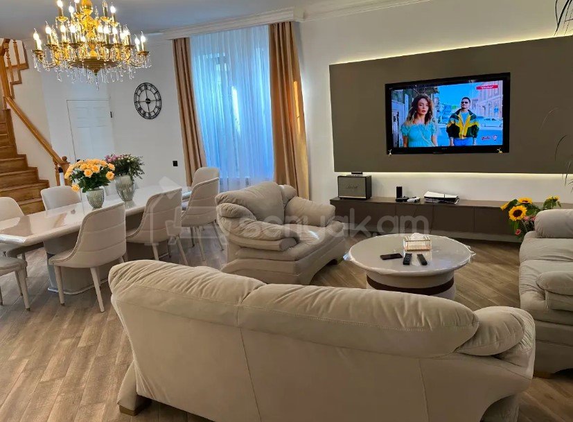 5 Սենյականոց Սեփական Տուն, 300քմ, Դիզայներական Վերանորոգված, Կահավորված, Ավտոտնակով