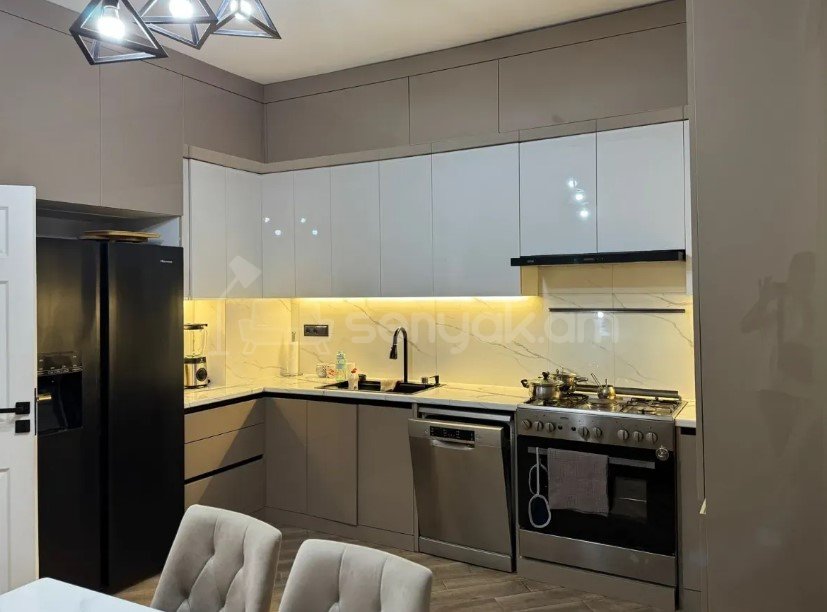 5 Սենյականոց Սեփական Տուն, 300քմ, Դիզայներական Վերանորոգված, Կահավորված, Ավտոտնակով