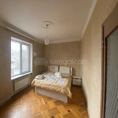 3 Սենյականոց Բնակարան Քարե Շենքում, 100քմ, 3/5 հարկ, Կոսմետիկ Վերանորոգված, Կահավորված, Արևկող