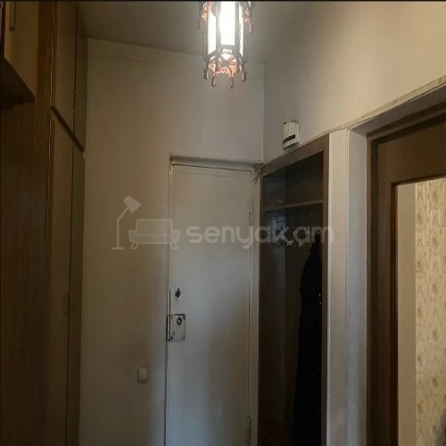 3 Սենյականոց Բնակարան Քարե Շենքում, 100քմ, 3/5 հարկ, Կոսմետիկ Վերանորոգված, Կահավորված, Արևկող