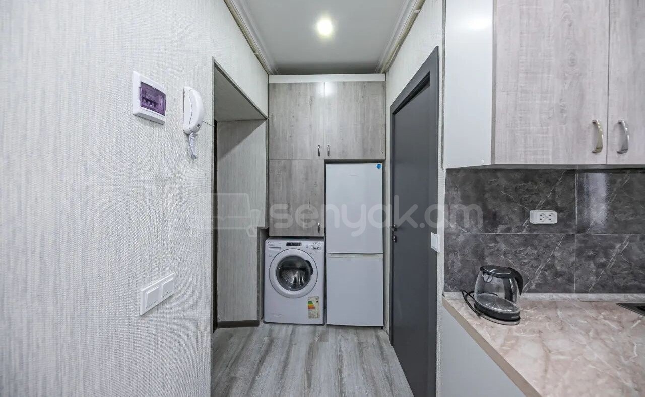 2 Սենյականոց Բնակարան Քարե Շենքում, 30քմ, 5/5 հարկ, Կապիտալ Վերանորոգված