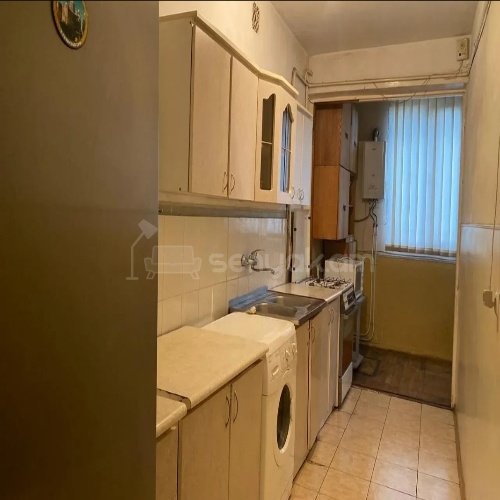 4 Սենյականոց Բնակարան Քարե Շենքում, 107քմ, 1/5 հարկ, Կոսմետիկ Վերանորոգված, Կահավորված, Արևկող