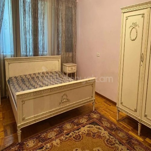 4 Սենյականոց Բնակարան Քարե Շենքում, 107քմ, 1/5 հարկ, Կոսմետիկ Վերանորոգված, Կահավորված, Արևկող