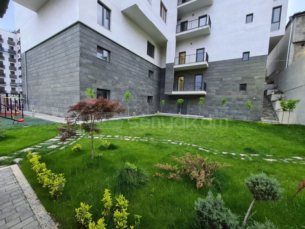 4 Սենյականոց Բնակարան Նորակառույցում, 98քմ, 8/8 հարկ, Դիզայներական Վերանորոգված