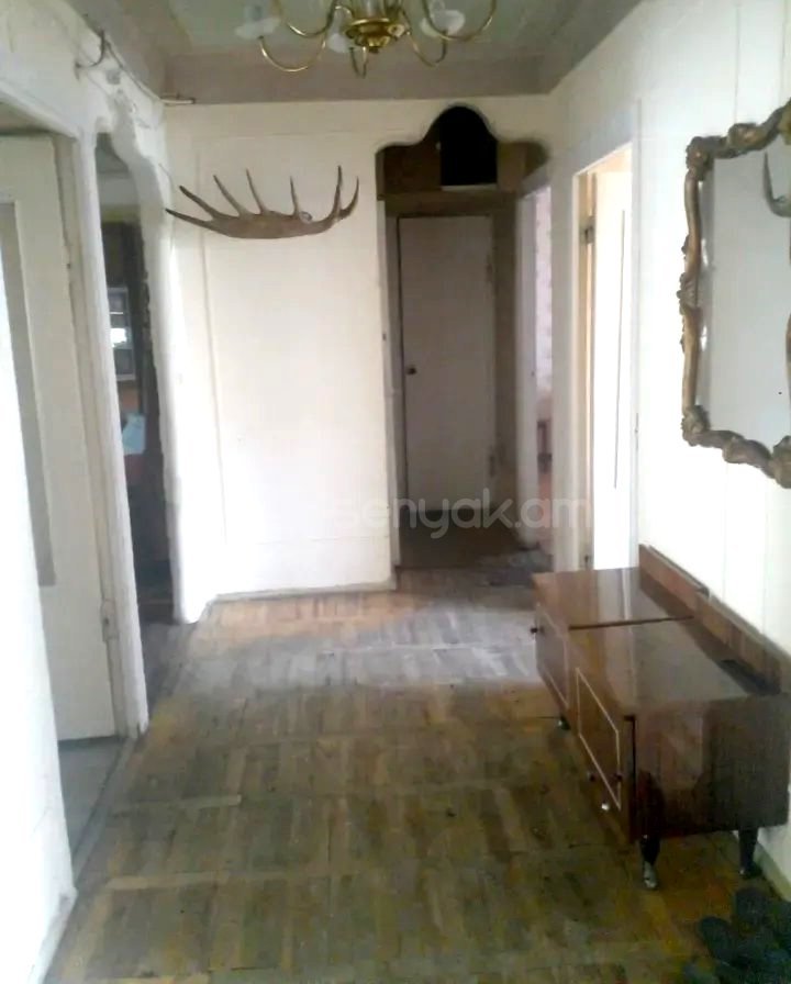 4 Սենյականոց Բնակարան, 79քմ, 1/9 հարկ, Նորմալ Վիճակում