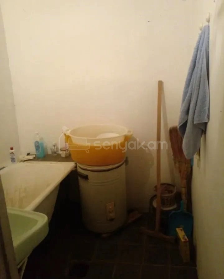 4 Սենյականոց Բնակարան, 79քմ, 1/9 հարկ, Նորմալ Վիճակում