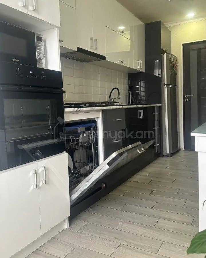 3 Սենյականոց Բնակարան, 87քմ, 6/9 հարկ, Կապիտալ Վերանորոգված