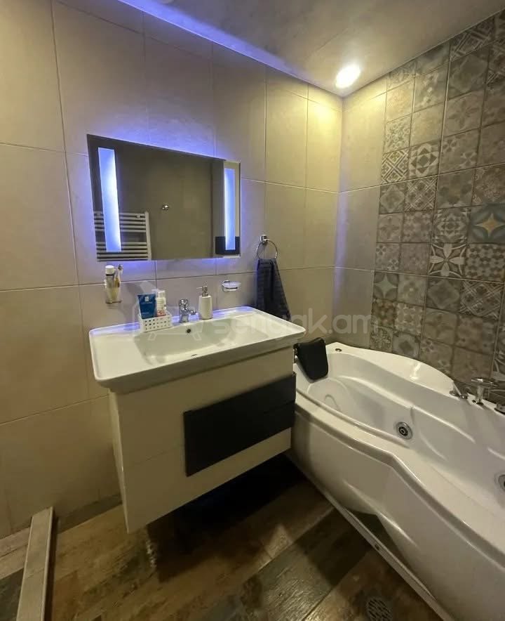 3 Սենյականոց Բնակարան, 87քմ, 6/9 հարկ, Կապիտալ Վերանորոգված