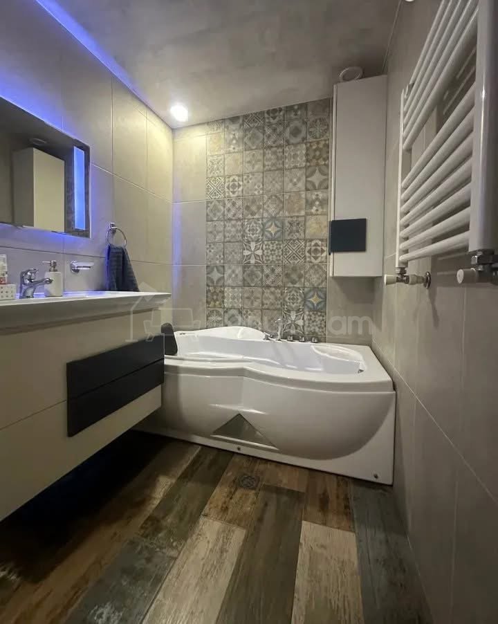 3 Սենյականոց Բնակարան, 87քմ, 6/9 հարկ, Կապիտալ Վերանորոգված