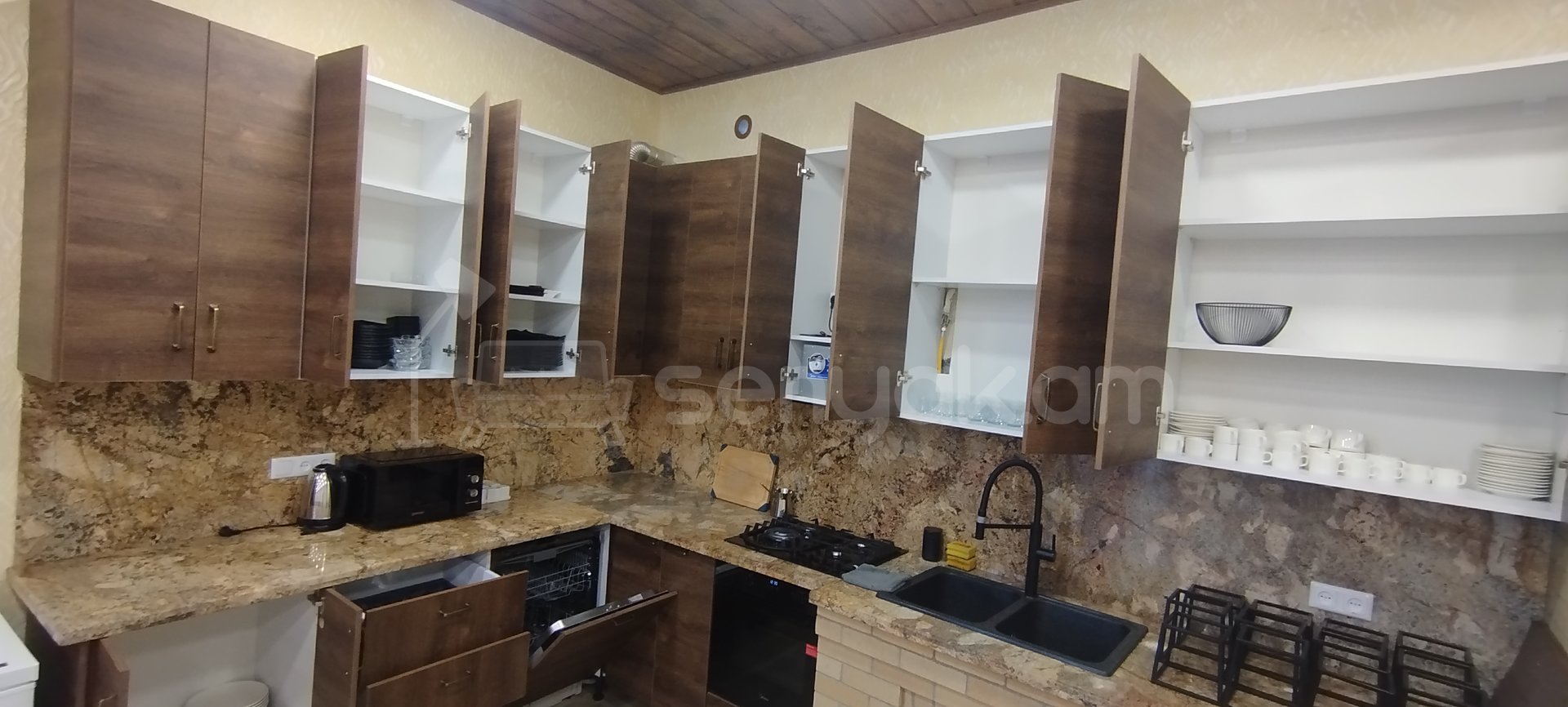 2 Սենյականոց Ամառանոց, 130քմ, Լողավազանով