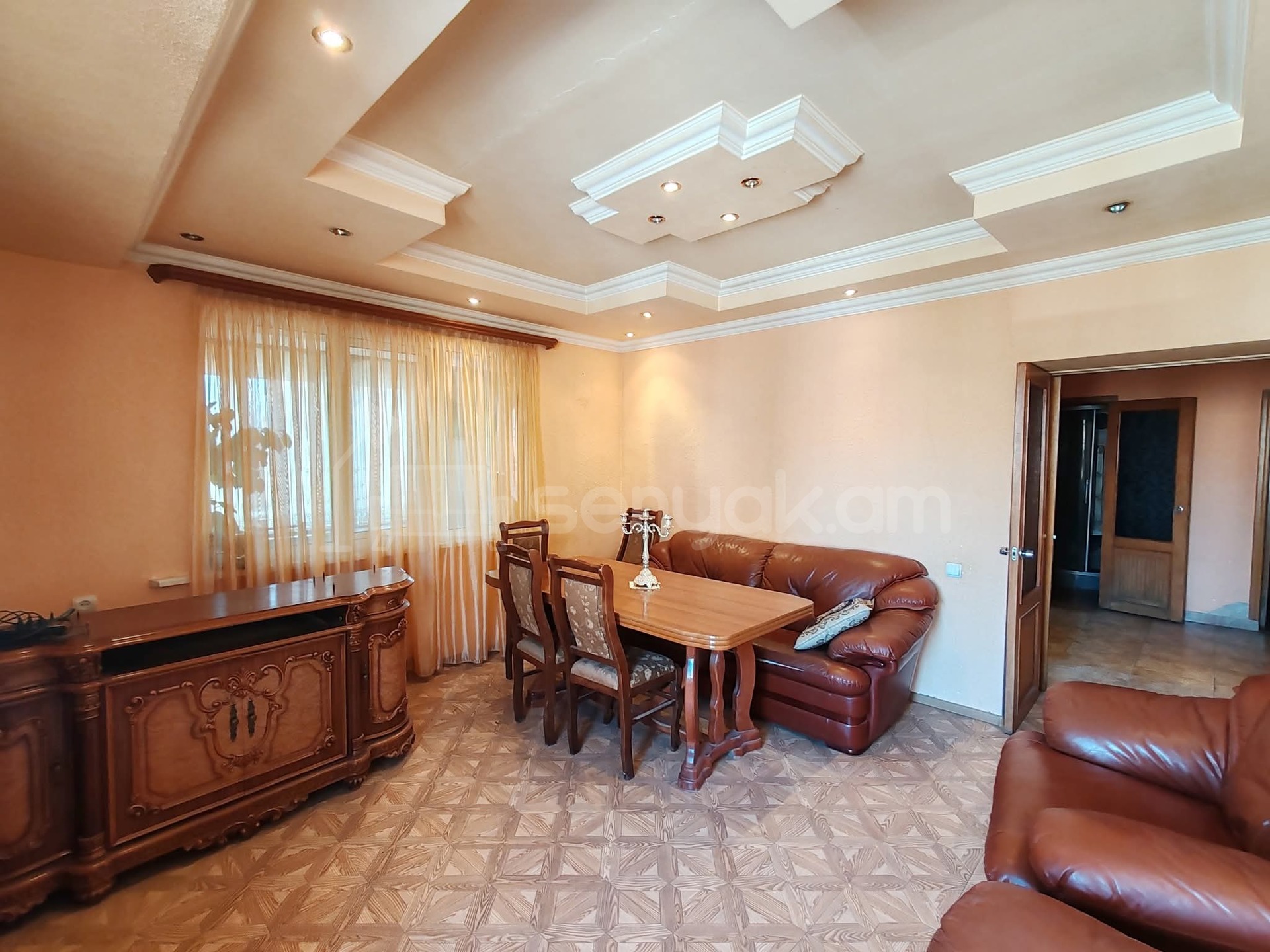 4 Սենյականոց Բնակարան, 90քմ, 6/14 հարկ, Նորմալ Վիճակում, Կահավորված