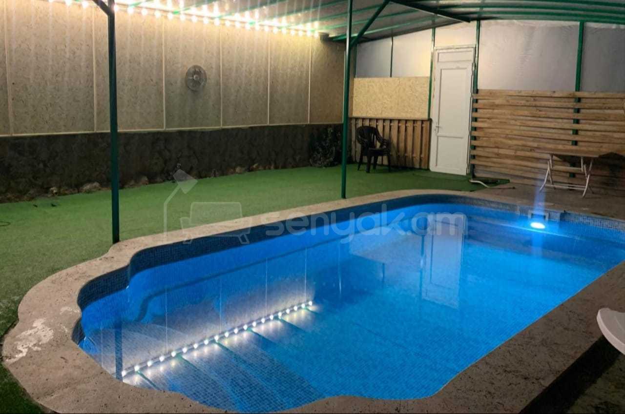 4 Սենյականոց Ամառանոց, 150քմ, Լողավազանով