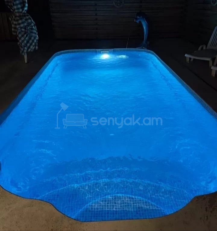 4 Սենյականոց Ամառանոց, 150քմ, Լողավազանով
