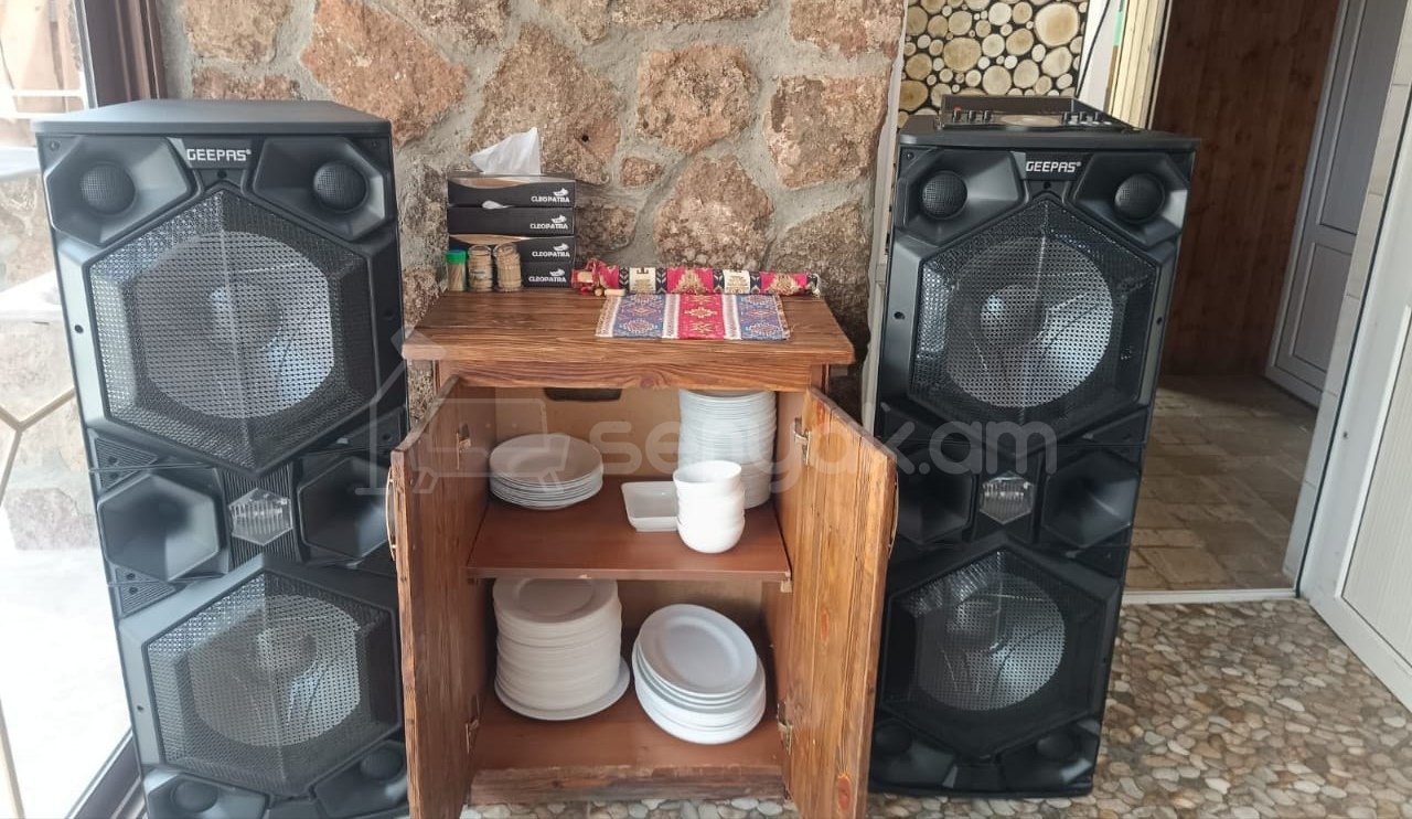 4 Սենյականոց Ամառանոց, 150քմ, Լողավազանով