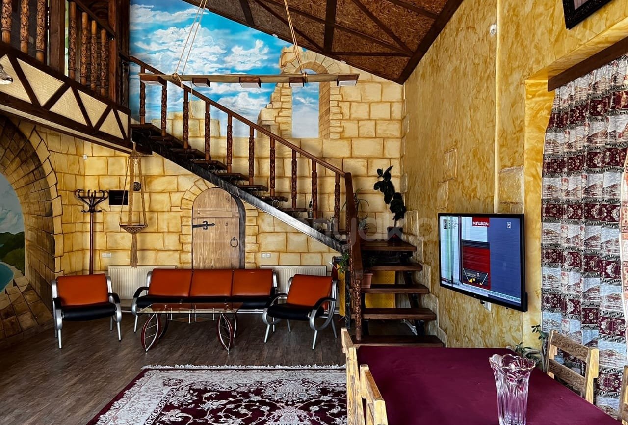 4 Սենյականոց Ամառանոց, 150քմ, Լողավազանով