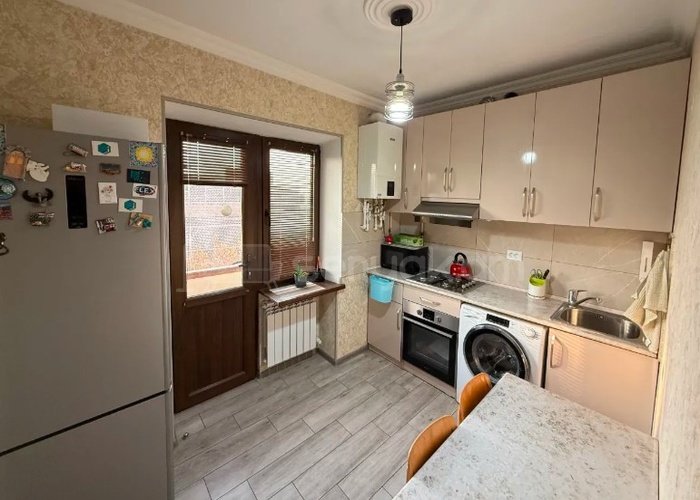 2 Սենյականոց Բնակարան Քարե Շենքում, 56քմ, 4/5 հարկ, Կապիտալ Վերանորոգված, Կահավորված, Արևկող