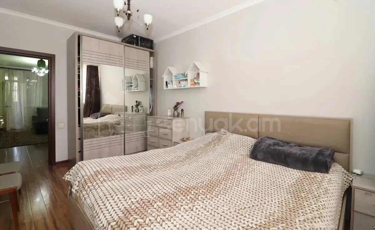 3 Սենյականոց Բնակարան, 83քմ, 7/11 հարկ, Նորմալ Վիճակում