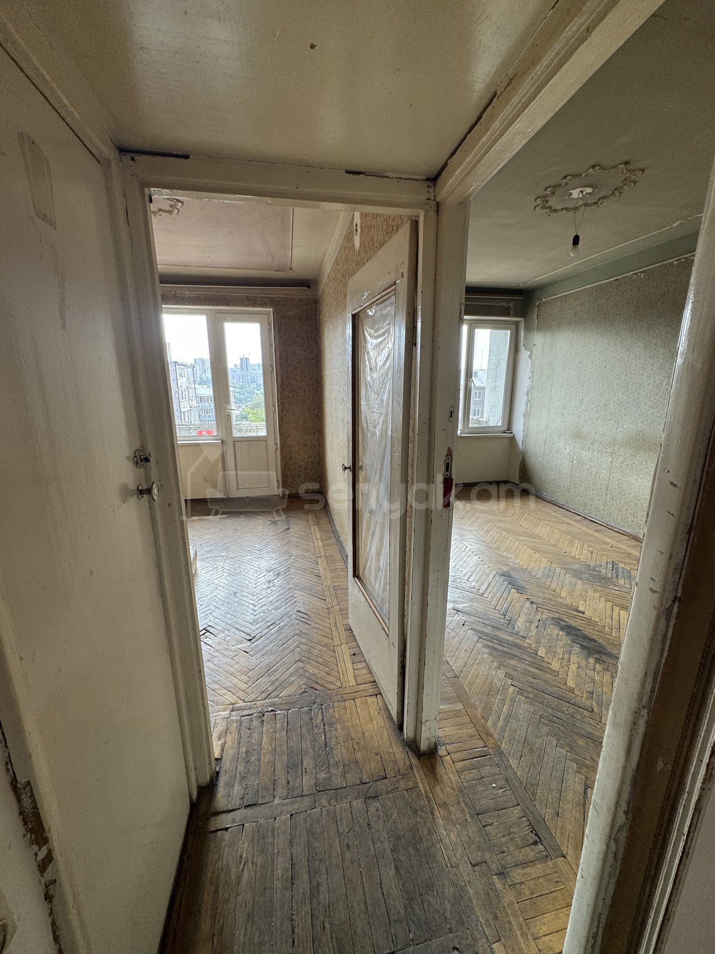 3 Սենյականոց Բնակարան Քարե Շենքում, 78քմ, 3/5 հարկ, Պետական Վիճակում