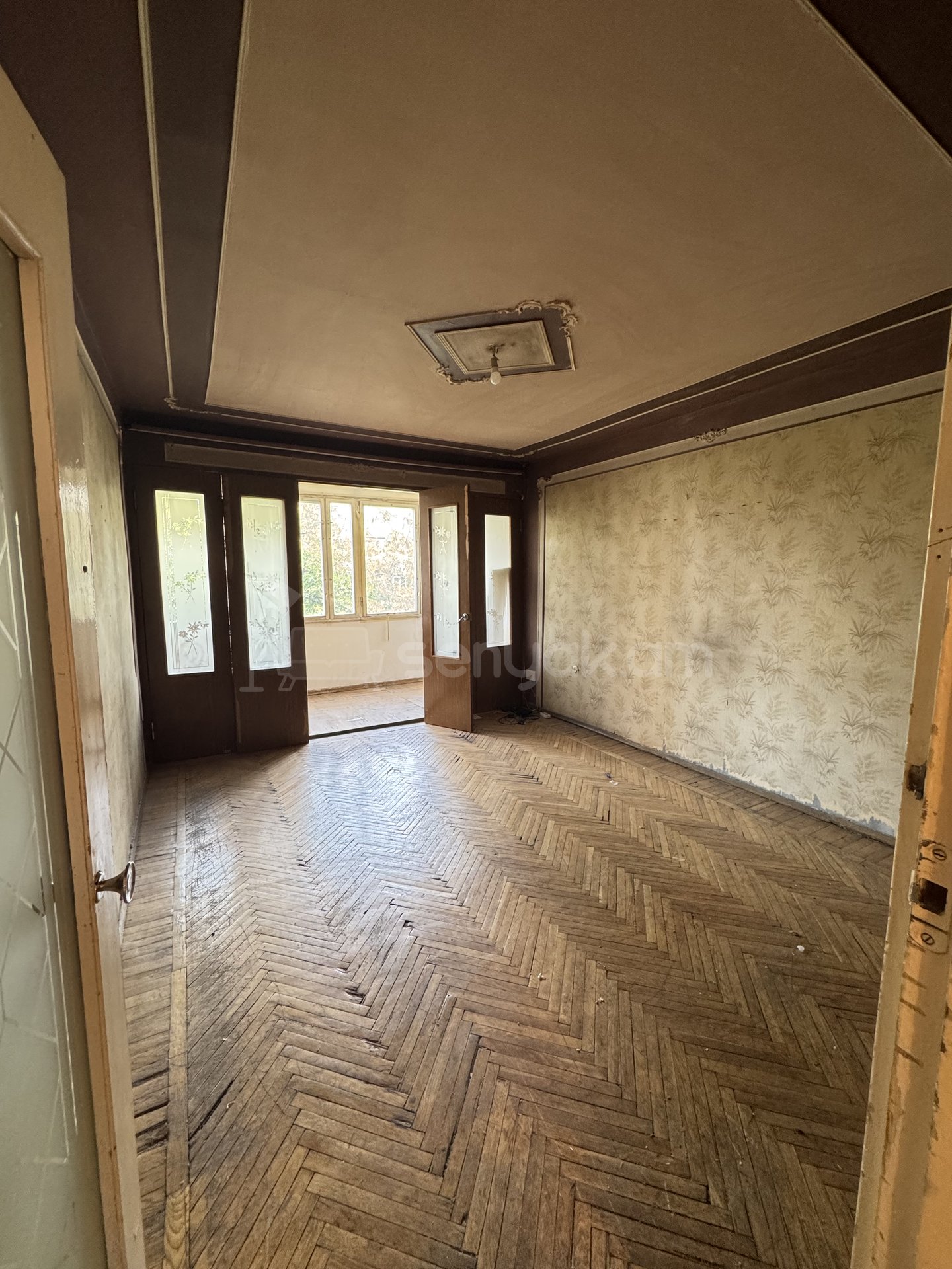 3 Սենյականոց Բնակարան Քարե Շենքում, 78քմ, 3/5 հարկ, Պետական Վիճակում